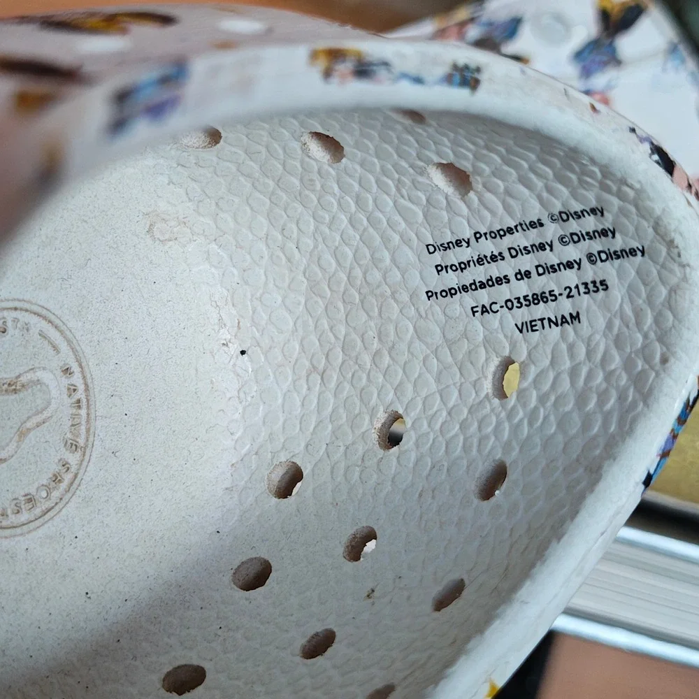 NATIVE x Disney Parks 50th Anniversary Minnie Mouse‎ Slip On Water Shoe Junior 1